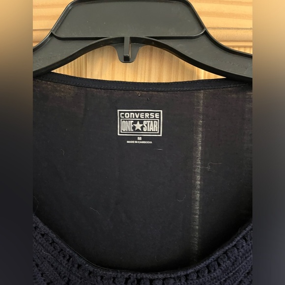 Women’s Converse One Star Navy Blue Embroidered Sleeveless Blouse Size Medium - Picture 7 of 7